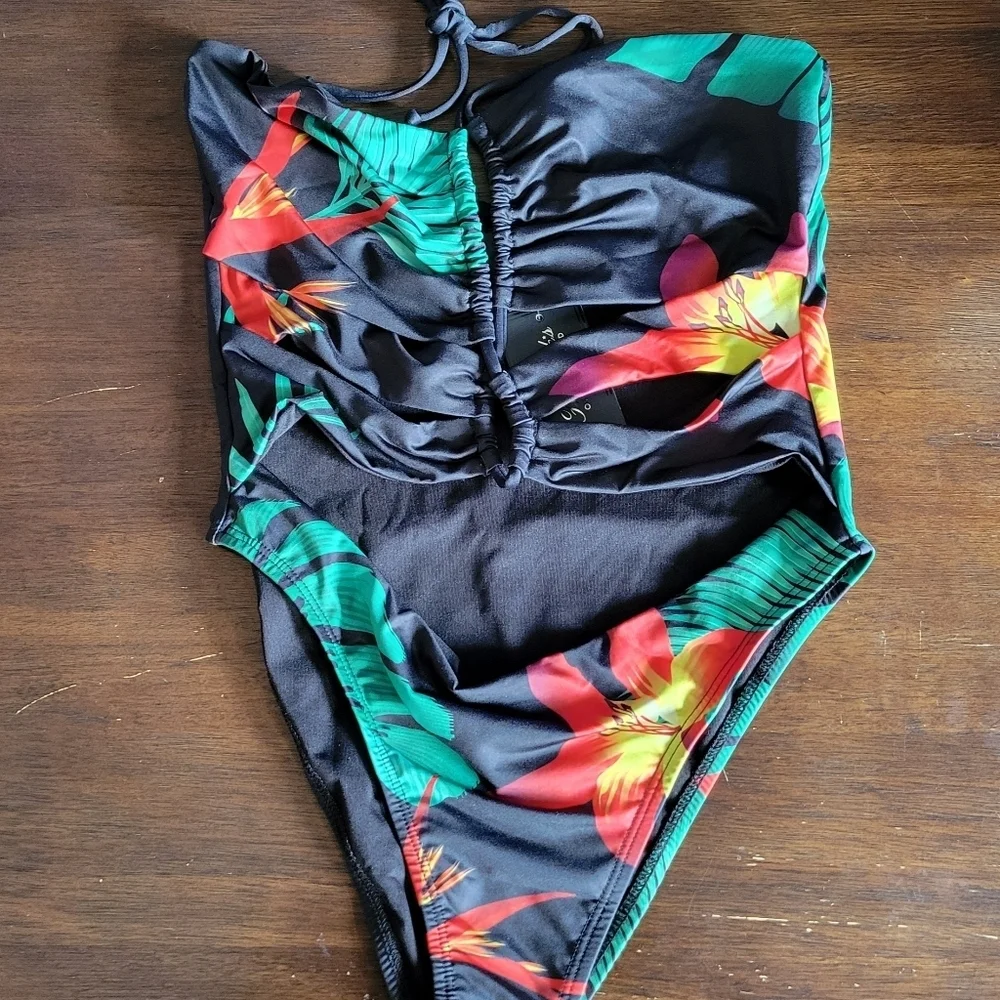Frederick’s of Hollywood Cabarita One Piece Cutout Cheeky Medium NWT - Picture 4 of 5
